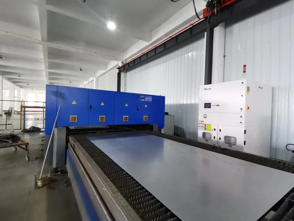 Laser cutting fume and dust purification