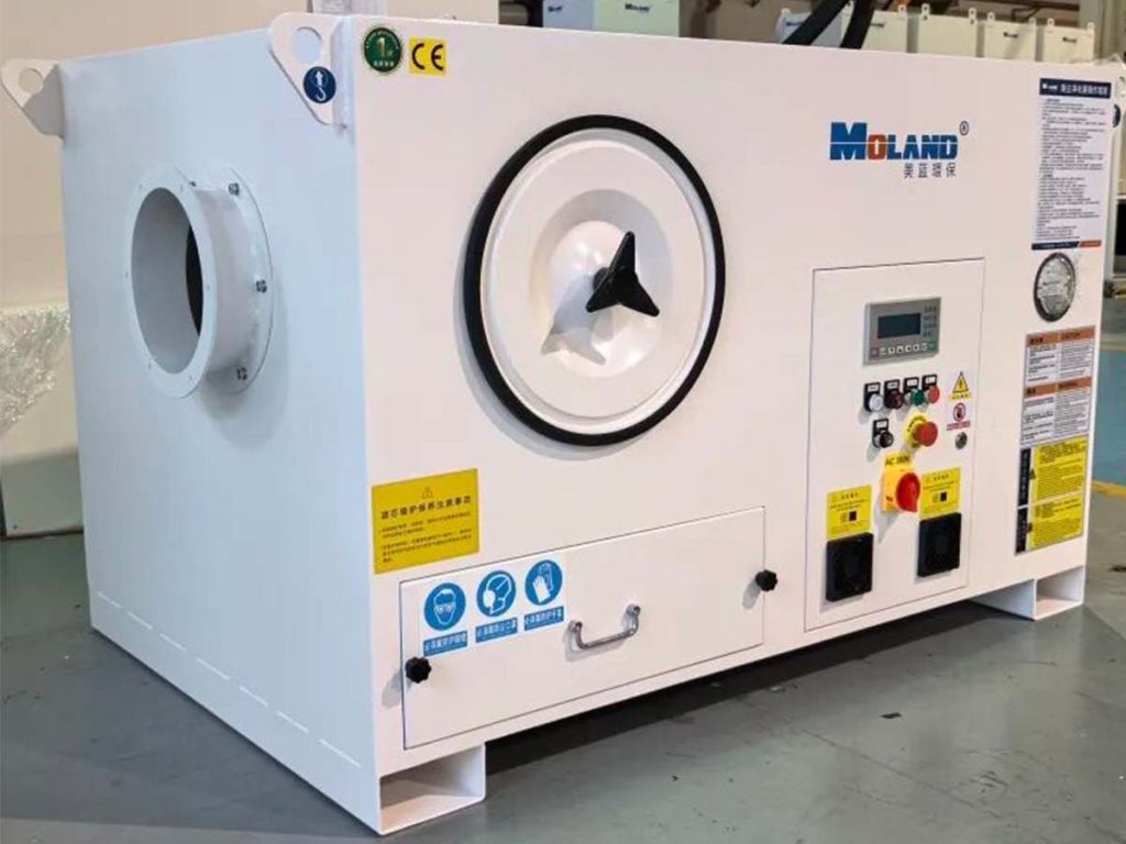 Cartridge dust collector